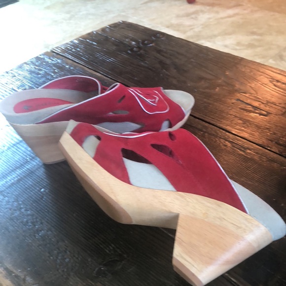 Heels. Wooden wedge. Rubber soles. - Picture 5 of 8